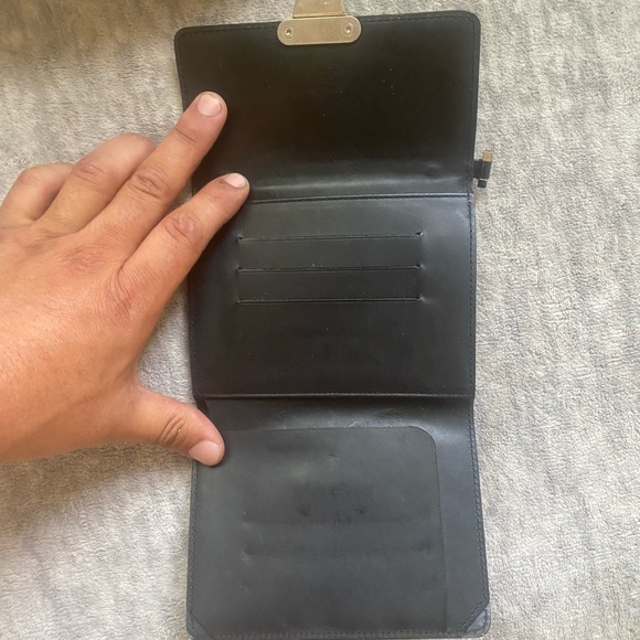 Louis Vuitton clutch - Picture 3 of 5